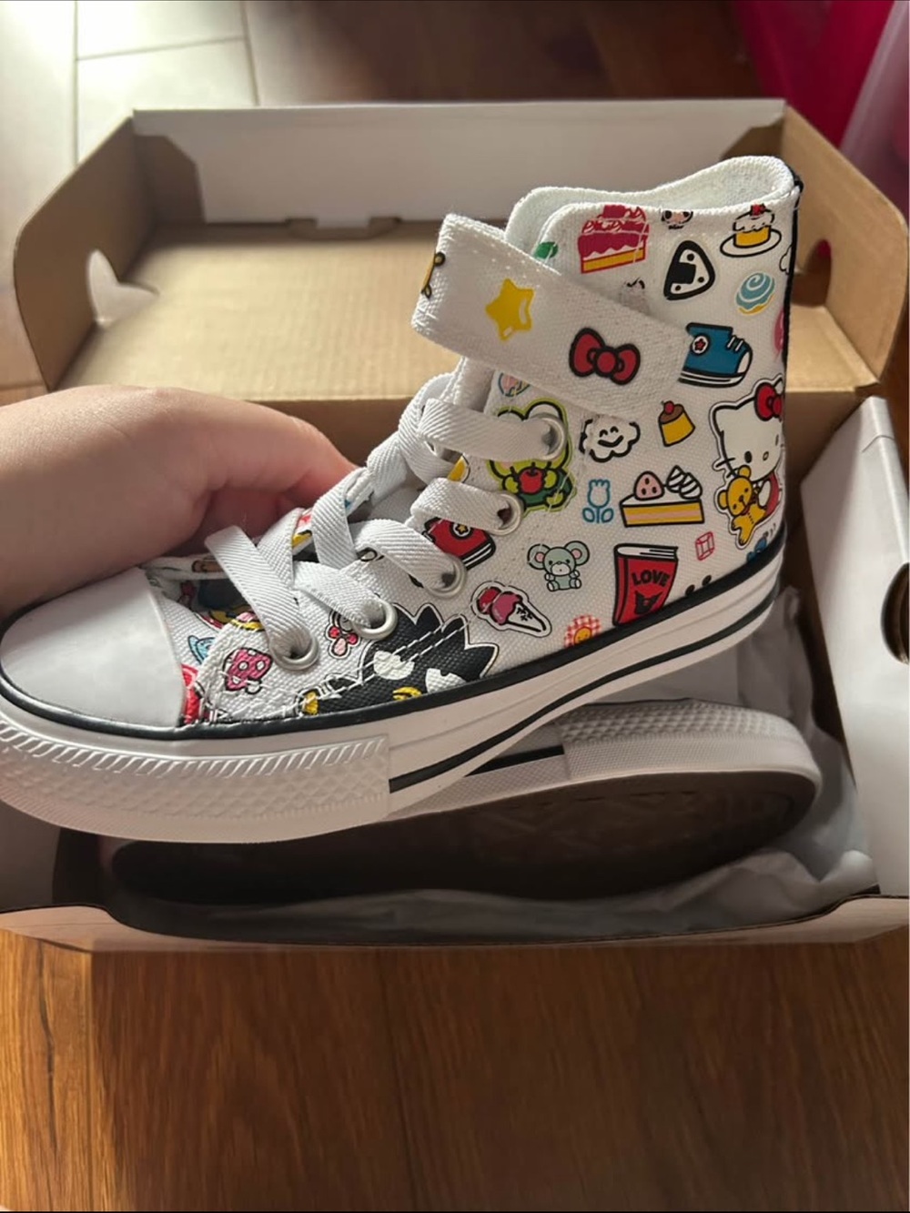 Hello kitty converse size 11 youth